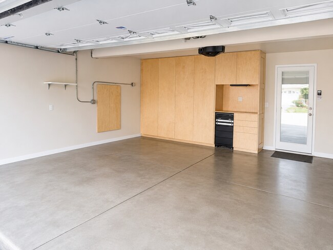 Building Photo - 103 Brittany Dr