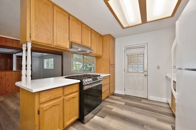 Building Photo - Charming 3 Bedroom, 2 Bath Home Close to Town