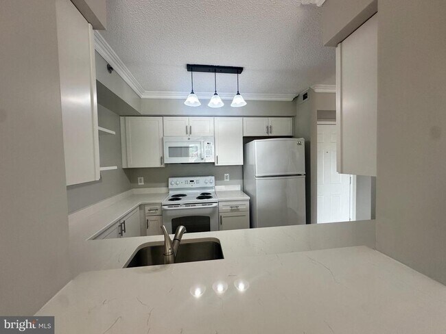 Building Photo - 1200 Braddock Pl