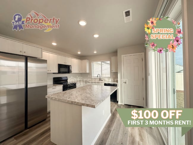 Primary Photo - 709 W Smoky Quartz St