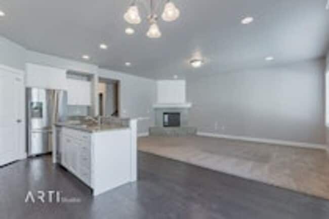 Building Photo - 1317 SilverCrest Dr