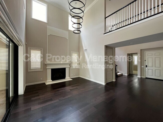 Building Photo - 53 Goldenrod