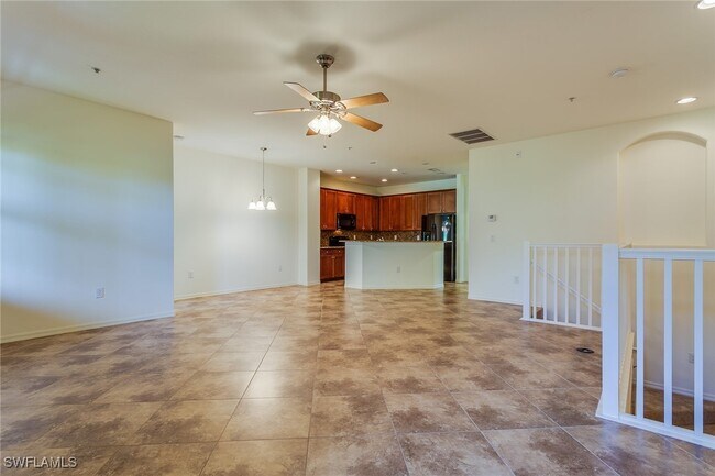 Building Photo - 9037 Alturas St