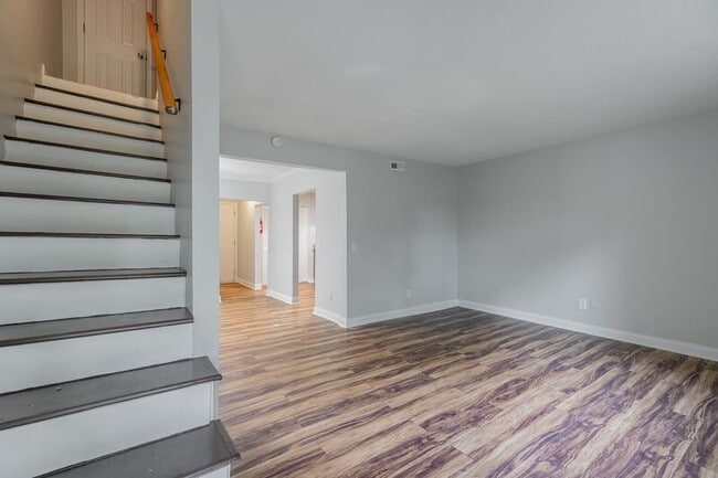 Building Photo - 6876 Beulah Dr