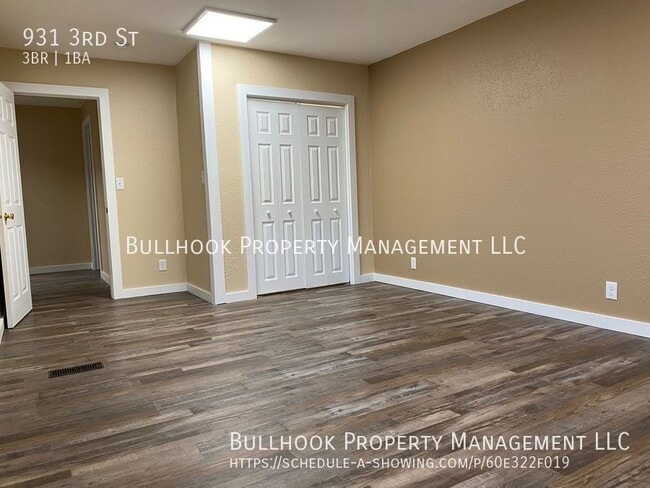 Building Photo - 931 3rd St