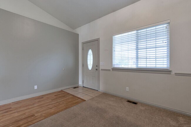 Building Photo - Spacious Home w attached 2 car garage