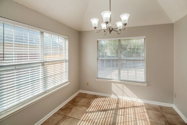 Building Photo - 9060 Weeping Cherry Ln