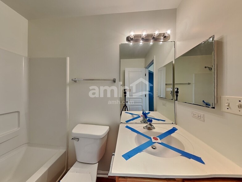 Building Photo - 2449 Emily Ln