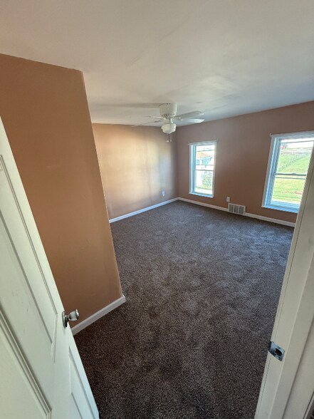 Building Photo - 2634 PA 119