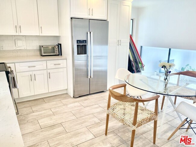 Building Photo - 18203 Coastline Dr