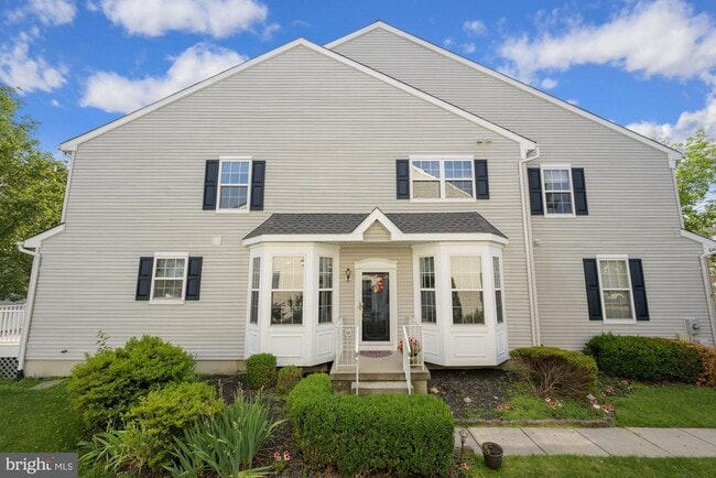 Building Photo - 33 Weaver Dr
