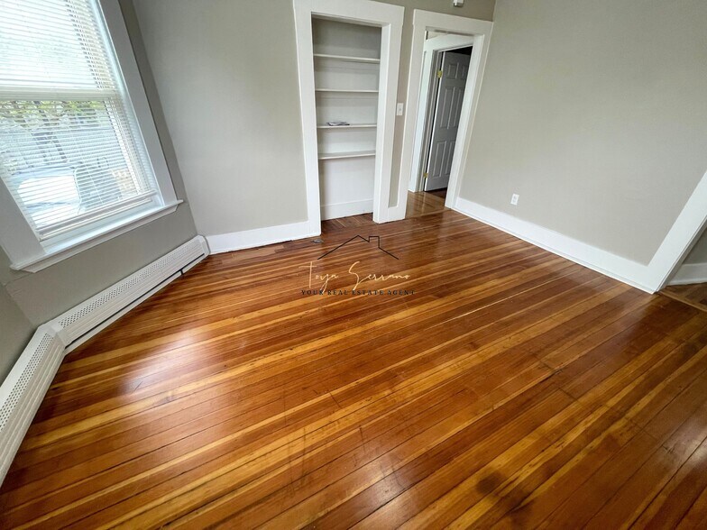 Building Photo - 6 Bowdoin Park