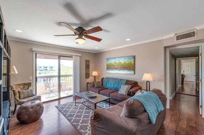 Building Photo - Move-In Ready 1-Bedroom in Scenic Fountain...