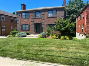 Building Photo - 3077 Glenmore Ave