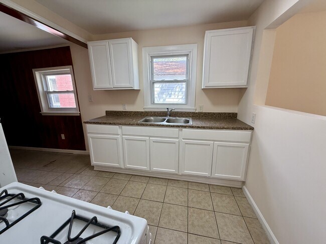 Building Photo - 7267 Prospect Ave