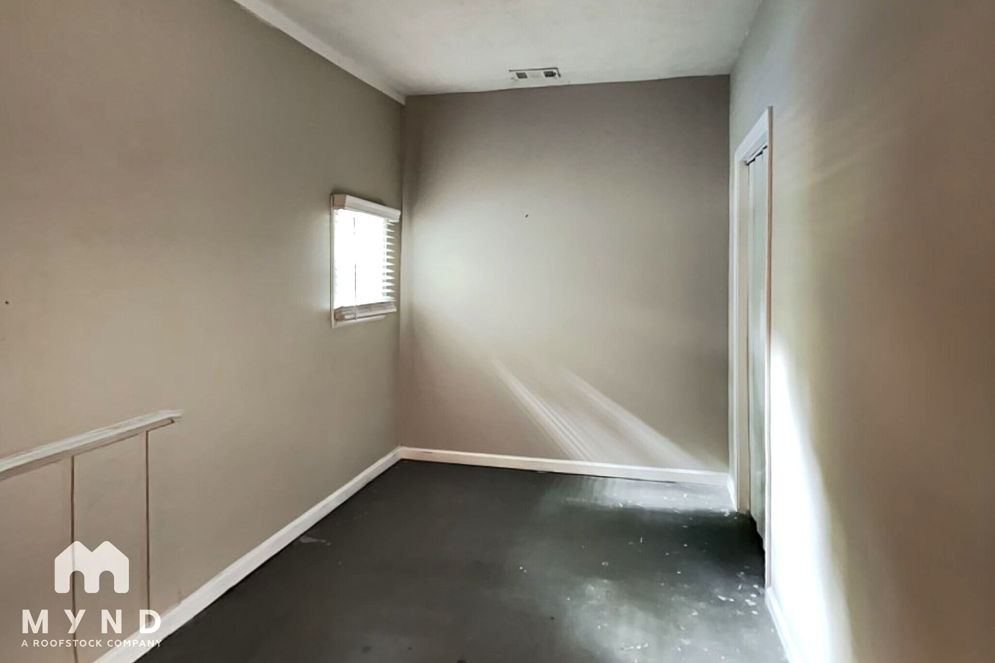 Building Photo - 3295 Redona Dr