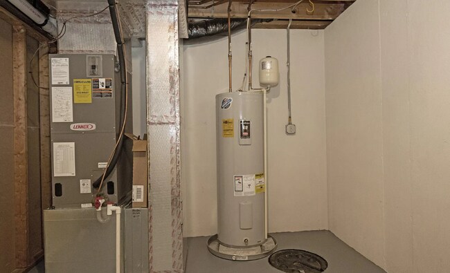 Building Photo - 2 Bedroom Home