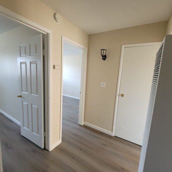 Building Photo - 1311 E San Bruno Ave