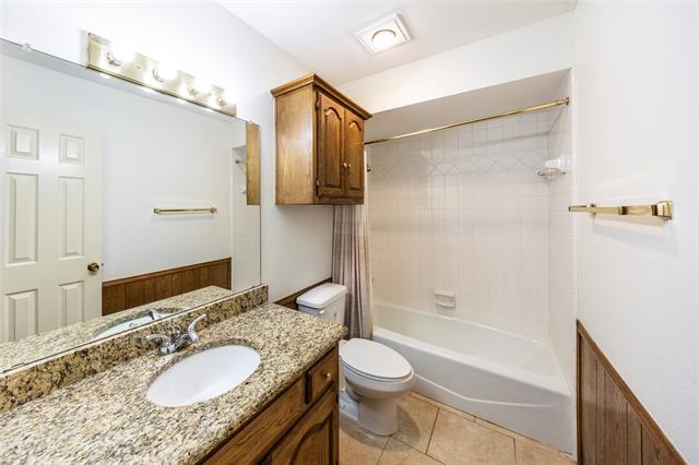 Building Photo - 1400 Sacramento Terrace