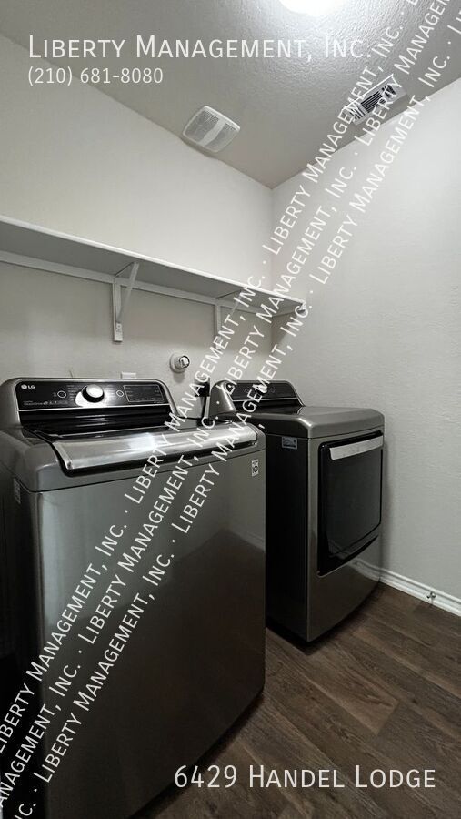 Building Photo - 6429 Handel Ldg