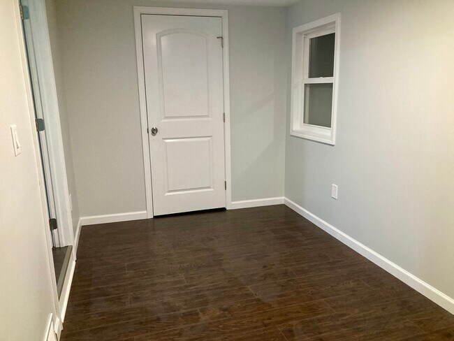 Bed 2 - 708 Lewis Ave