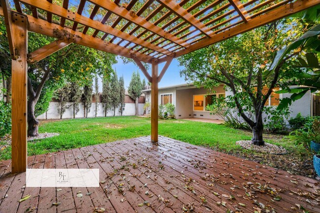 Building Photo - 6928 Vanscoy Ave