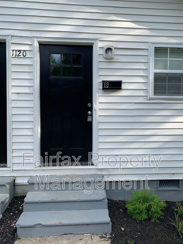Building Photo - 1120 Elmo St