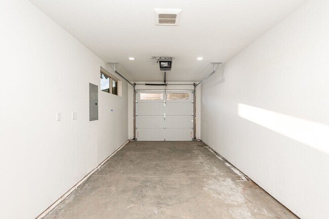 Building Photo - Opportunity to rent a new construction hom...
