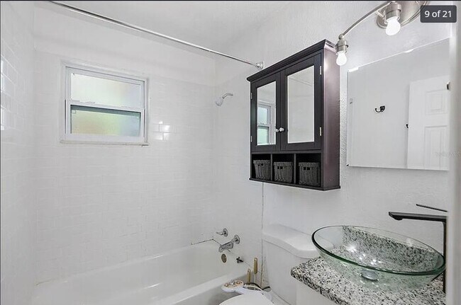 Building Photo - Home For Rent in St Petersburg!