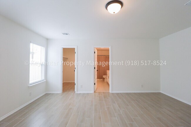 Building Photo - 3 Bed | 2 Bath in Owasso!