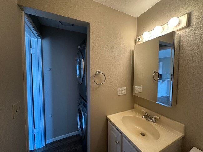Building Photo - 4038 Mayne Ln