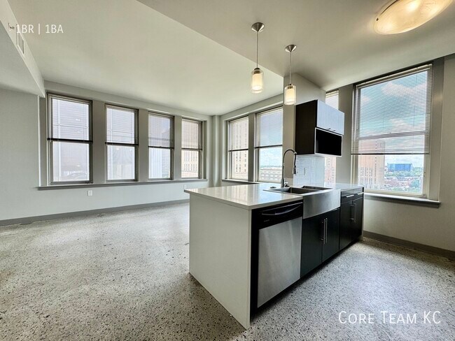 Building Photo - 1121 McGee St