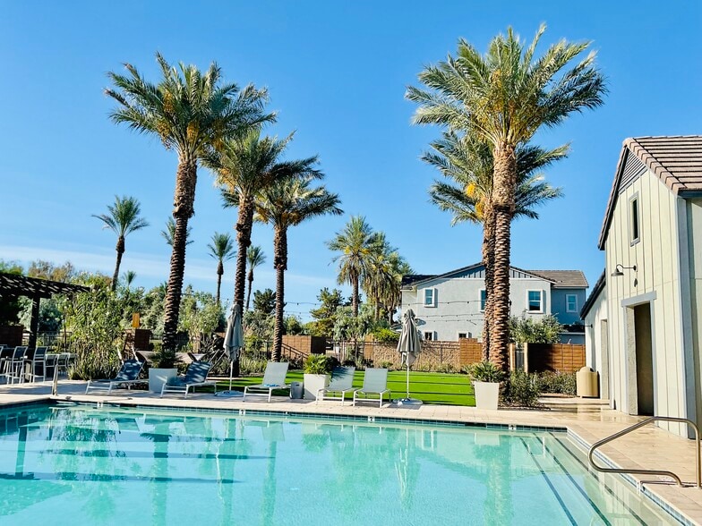 Building Photo - 2759 S Jackrabbit Dr