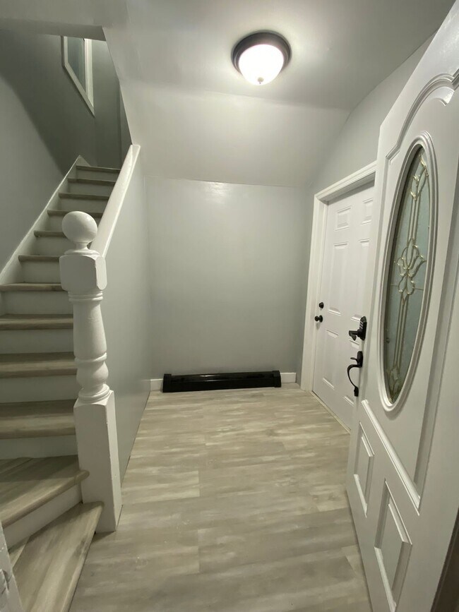 Building Photo - 51 Sassafras St