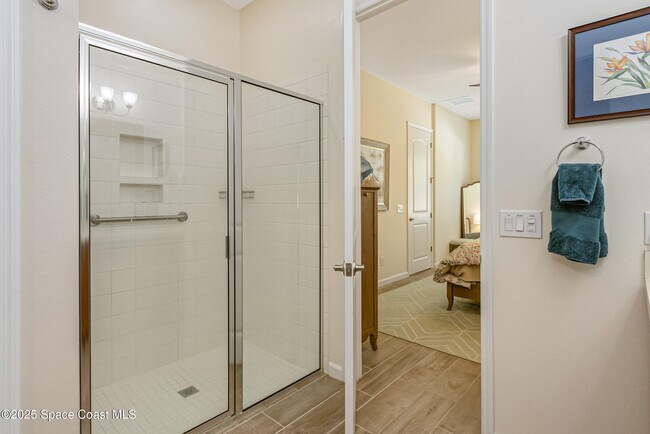 Building Photo - 724 Carlsbad Dr