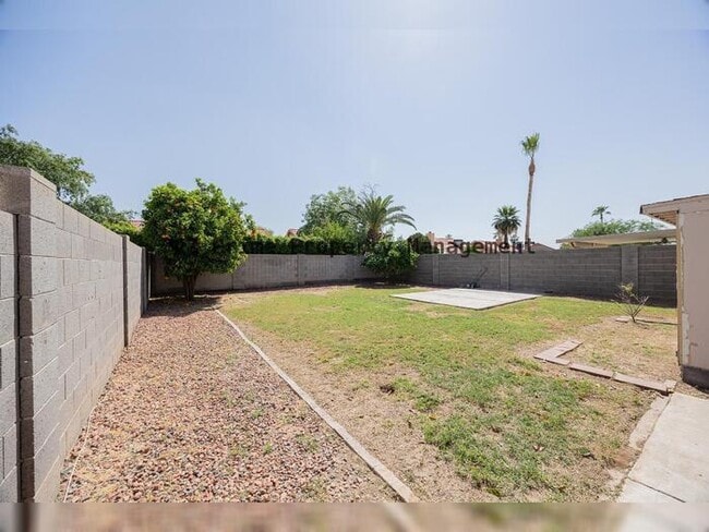 Building Photo - 601 S Silverbrush Dr