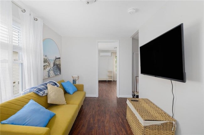 Building Photo - 66 Knowlesway Ext