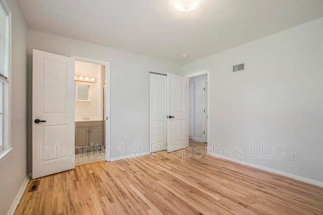 Building Photo - 9512 W 56th Terrace