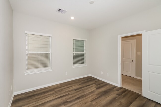 Building Photo - 9910 Clark Rd