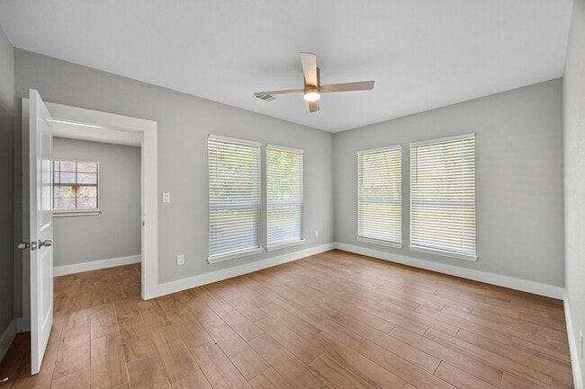 Building Photo - 3916 Kennon St