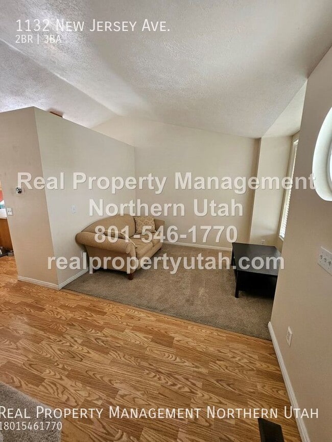 Building Photo - 1132 150 W