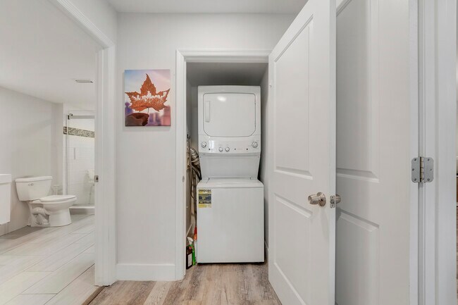 Building Photo - 20 Southport Ln