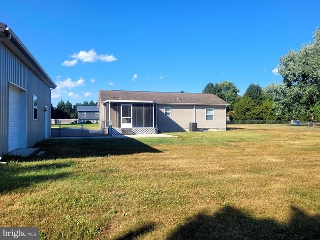 Building Photo - 124 Dickens Ln