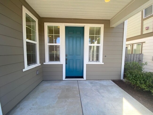 Building Photo - Charming 3-Bedroom House for Rent in Marin...