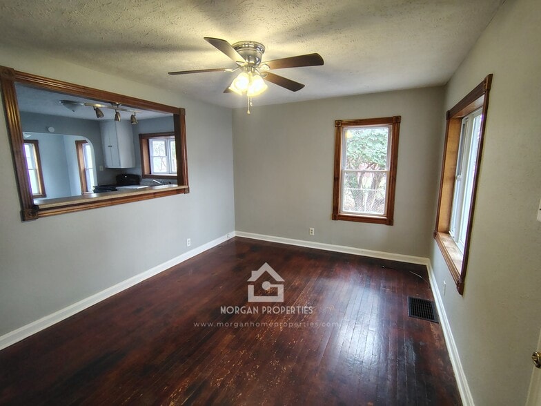 Building Photo - 2016 Poplar St