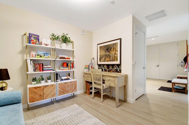 Building Photo - 1116 N Ocean Blvd