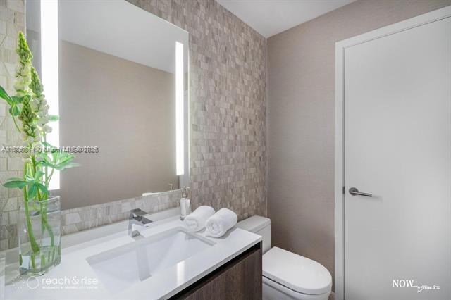 Building Photo - 88 SW 7th St