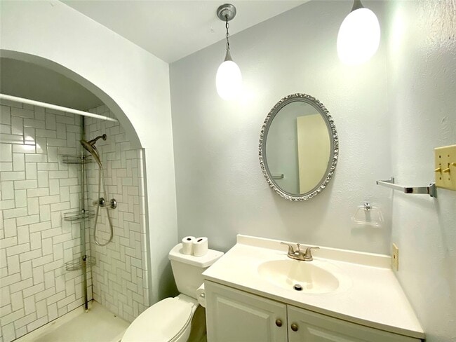 Building Photo - 1428 Big Bend Dr