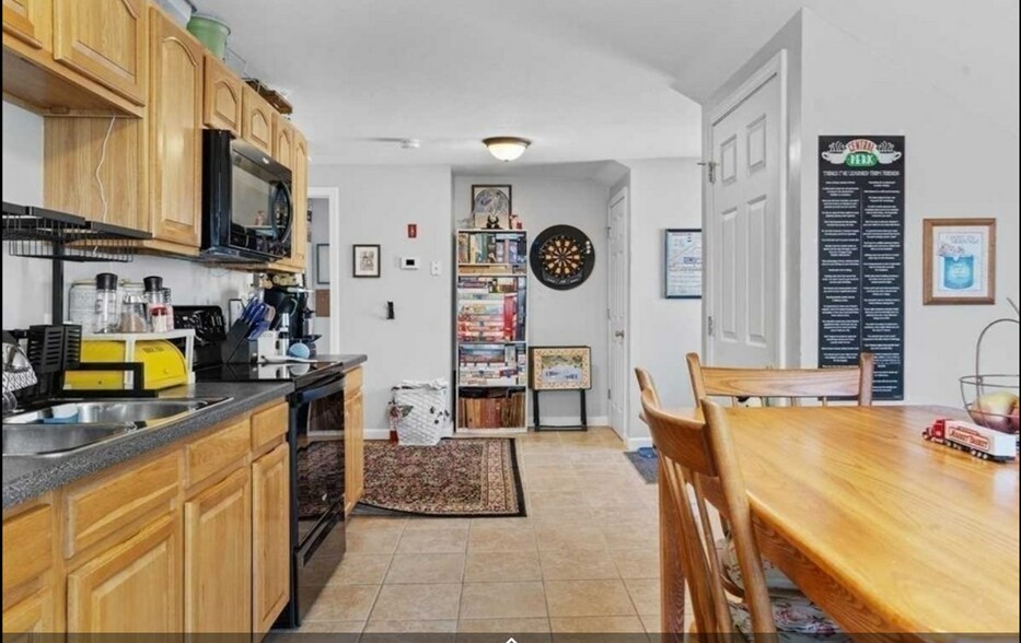 Building Photo - 38 Watch St