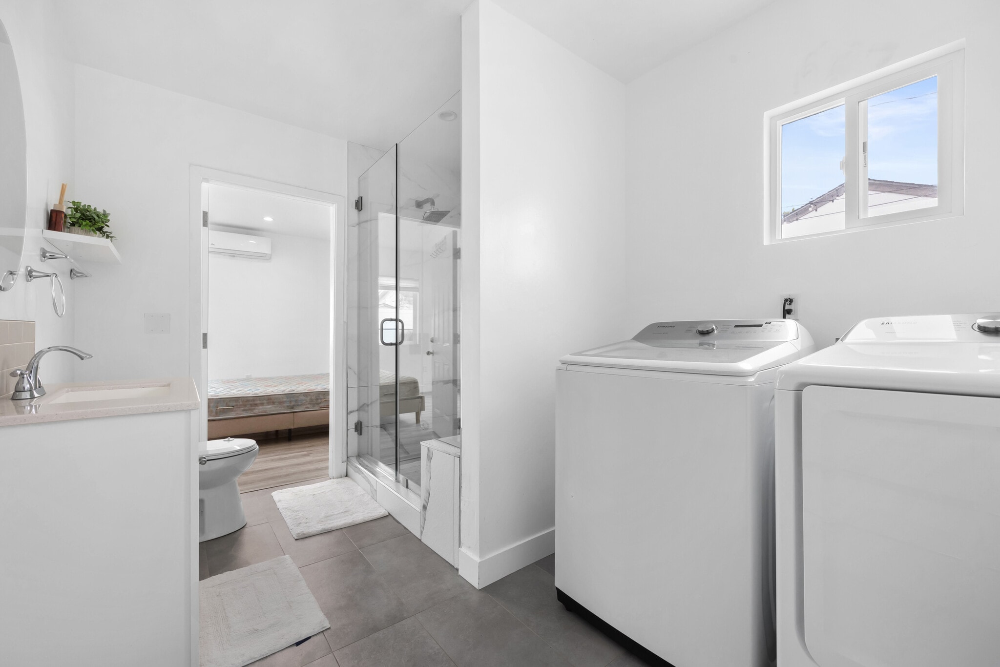 Building Photo - 18015 Collins St